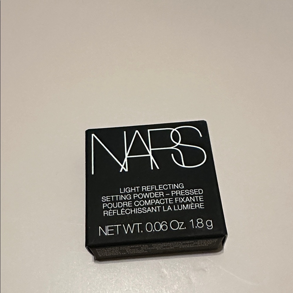 NARS Light Reflecting Setting Powder - Pressed